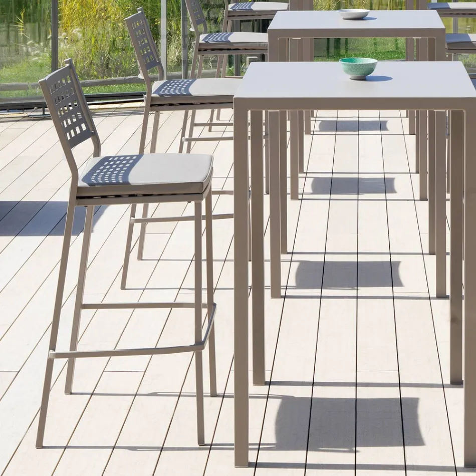 كرسي خارجي قابل للتكديس مصنوع من الفولاذ المطلي، صنع في إيطاليا - نيلدا Viadurini