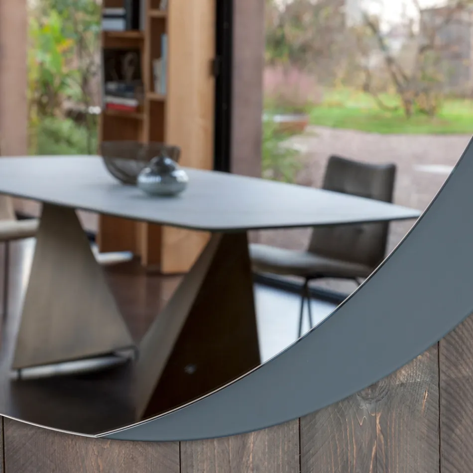 مرآة ذات قاعدة زجاجية مطلية باللون الرمادي الداكن محفورة، صنعت في إيطاليا - أوريجانو Viadurini