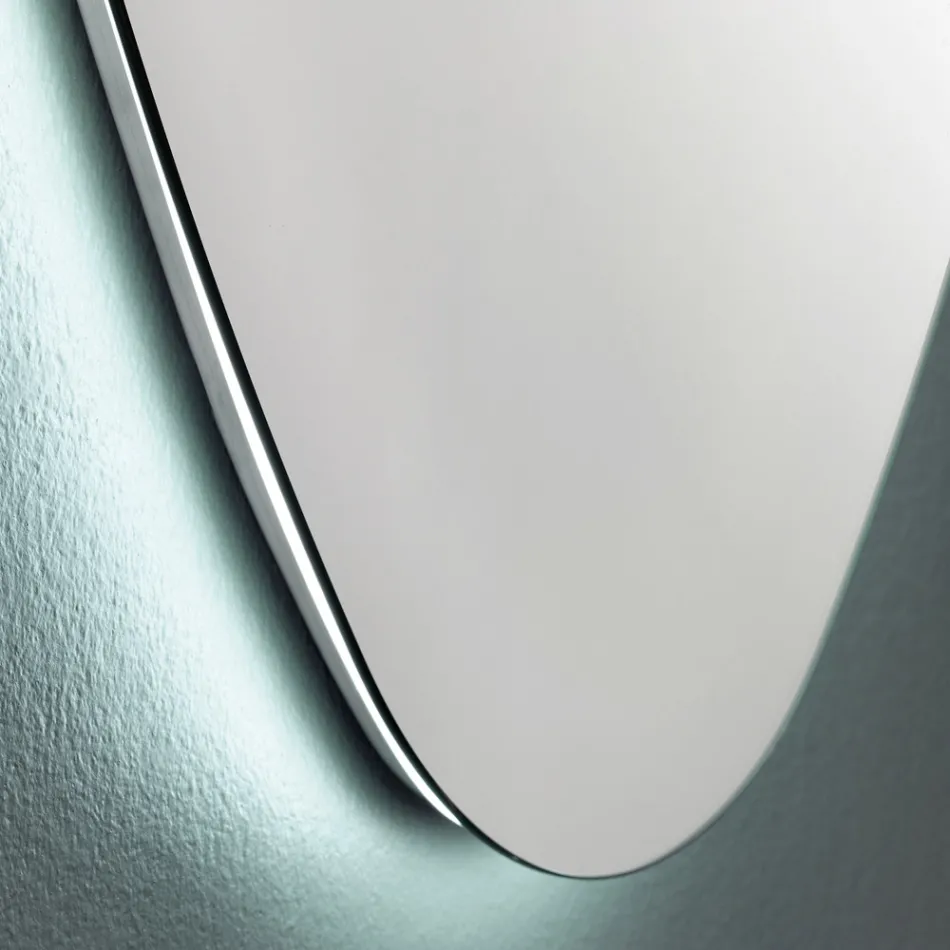 مرآة حائط مُشكَّلة للحمام بإضاءة خلفية LED رائعة - تريجولو Viadurini