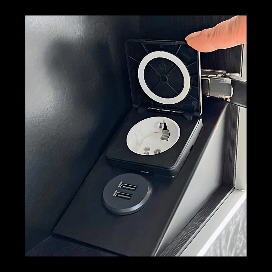 حاوية مرآة خشبية مع مرآة مزدوجة وأضواء مصنوعة في إيطاليا - داروين Viadurini