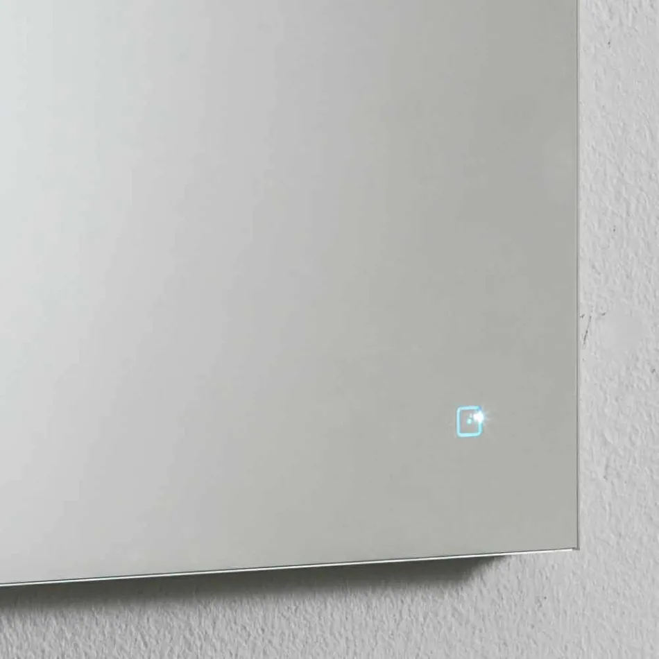 مرآة حائط مع إضاءة مدمجة من الفولاذ المقاوم للصدأ صنع في إيطاليا - توتشيو Viadurini