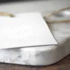 لوح تقطيع من رخام كارارا الأبيض بتصميم صنع في إيطاليا - ماشا Viadurini