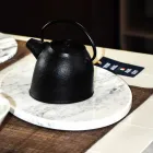 لوح تقطيع بيضاوي حديث من رخام كارارا الأبيض، صنع في إيطاليا - ماشا Viadurini