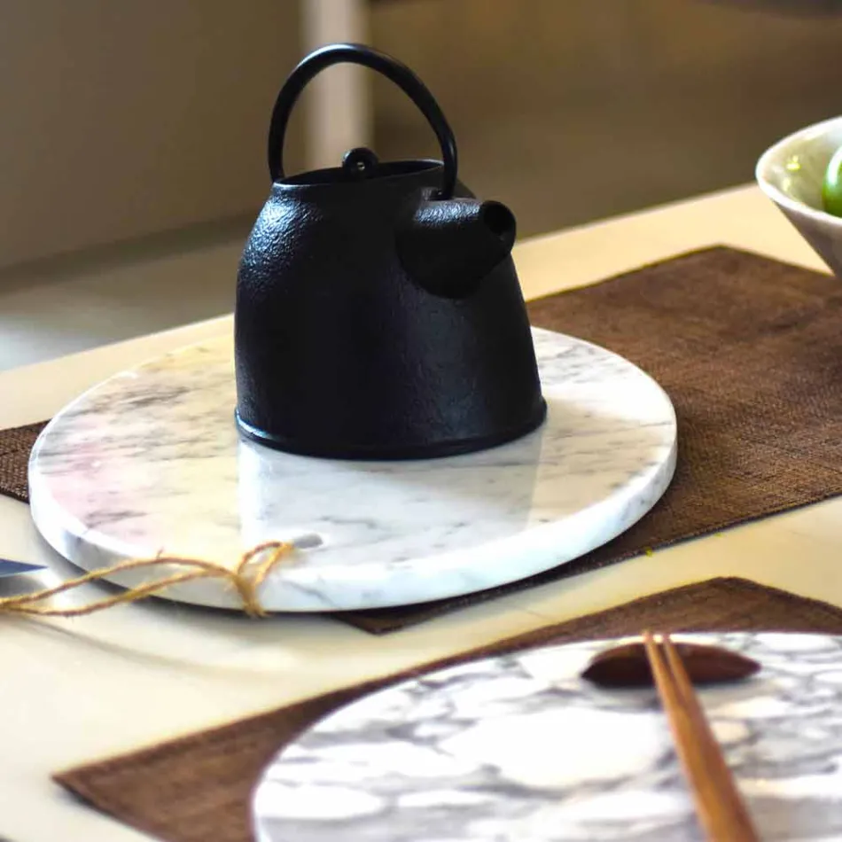 لوح تقطيع بيضاوي حديث من رخام كارارا الأبيض، صنع في إيطاليا - ماشا Viadurini