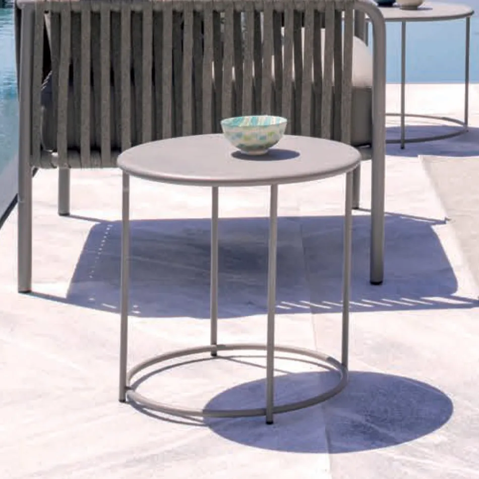 طاولة قهوة للحديقة من الفولاذ المجلفن بأحجام مختلفة، صنع في إيطاليا - بريين Viadurini