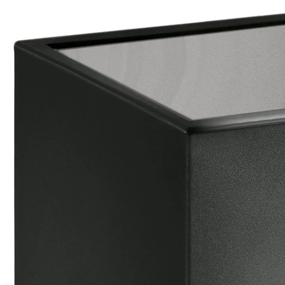 طاولة قهوة مربعة للحديقة مصنوعة من البولي إيثيلين الملون، صنعت في إيطاليا - نومي Viadurini