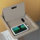 طاولة جانبية للأريكة مصنوعة من المعدن والبولي فينيل كلوريد (PVC) قابلة للتعديل الارتفاع للكمبيوتر اللوحي - تكنيكو Viadurini