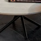 طاولة قهوة مستديرة لغرفة المعيشة بقاعدة معدنية وسيراميك من Oapca - شنغهاي Viadurini