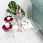 طاولة قهوة بتصميم مربع، مصنوعة من مادة PMMA الشفافة Viadurini