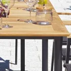 طاولة فراشة قابلة للتمديد حتى 210 سم مصنوعة من الألومنيوم وسطح من خشب الساج - إنكانتو Viadurini