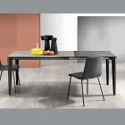 طاولة قابلة للتمديد مصنوعة من السيراميك الزجاجي وقاعدة معدنية بتشطيبات مختلفة - أرييل Viadurini