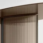 طاولة ذات سطح زجاجي بيضاوي وقاعدة من الزجاج المندمج والمعدن - فوجلييتو Viadurini