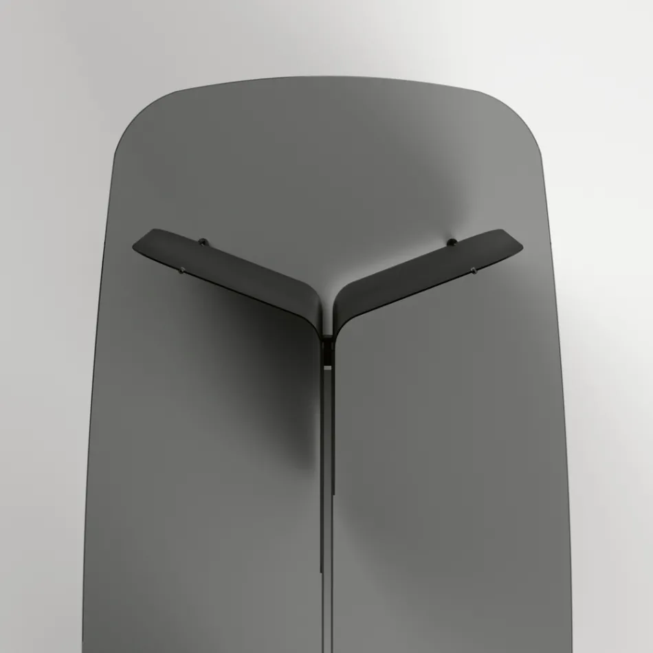 طاولة ذات سطح زجاجي مُشكَّل وقاعدة معدنية منحنية - بياسيري Viadurini