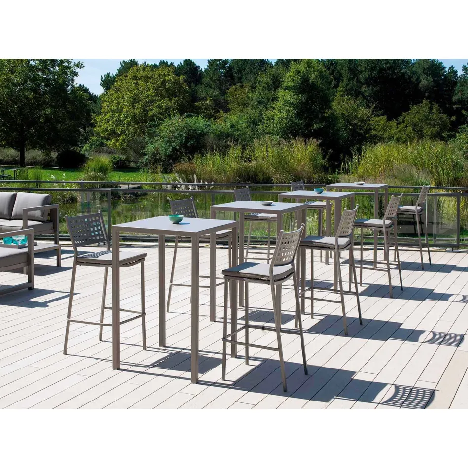 طاولة بار مربعة من المعدن المطلي، صنع في إيطاليا - كوبا Viadurini