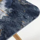 طاولة خارجية بقاعدة خشبية وسطح سيراميك أزرق محيطي - إنفينيتي Viadurini