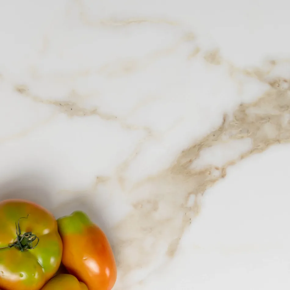 طاولة حديقة من خشب الساج الطبيعي وسطح من السيراميك - آرتيس Viadurini