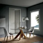 طاولة طعام لغرفة المعيشة بسطح زجاجي وأرجل خشبية - نباتية Viadurini