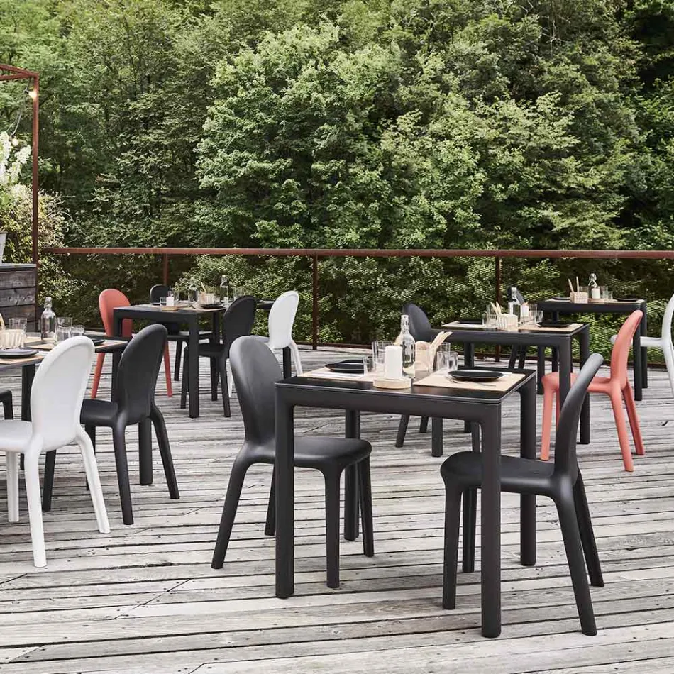 طاولة طعام بتصميم Hpl وبولي إيثيلين ملون، صنع في إيطاليا - جمالا Viadurini