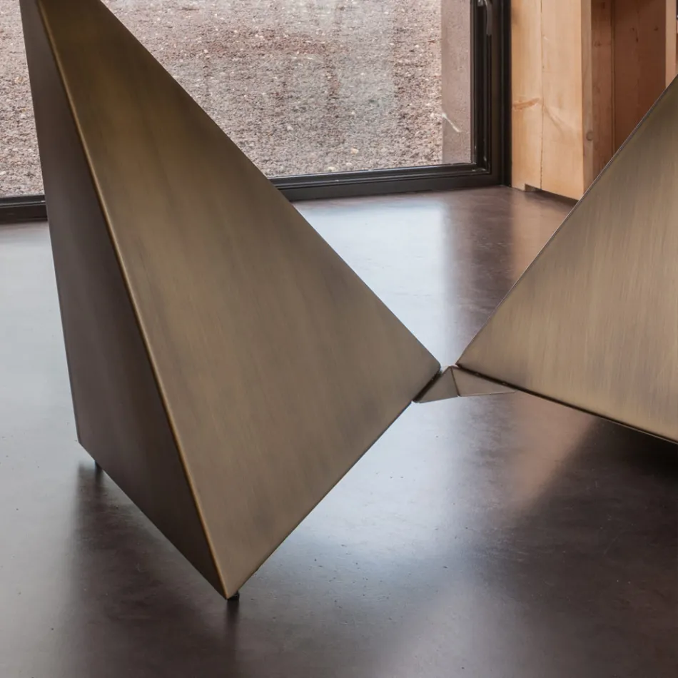 طاولة طعام مصنوعة من السيراميك بسمك 3 مم وقاعدة معدنية، مصنوعة في إيطاليا - بيوني Viadurini