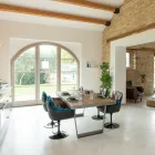 طاولة طعام من الخشب الاستوائي المُعاد تدويره وأرجل معدنية - منزلق Viadurini