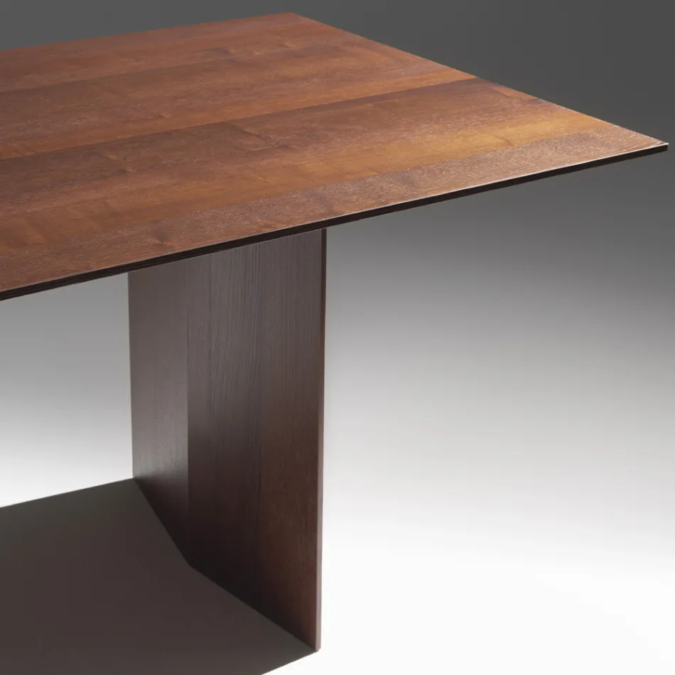 طاولة طعام من الخشب الرقائقي المكسو بقشرة من خشب الدردار المعالج حرارياً - حوض أسماك Viadurini