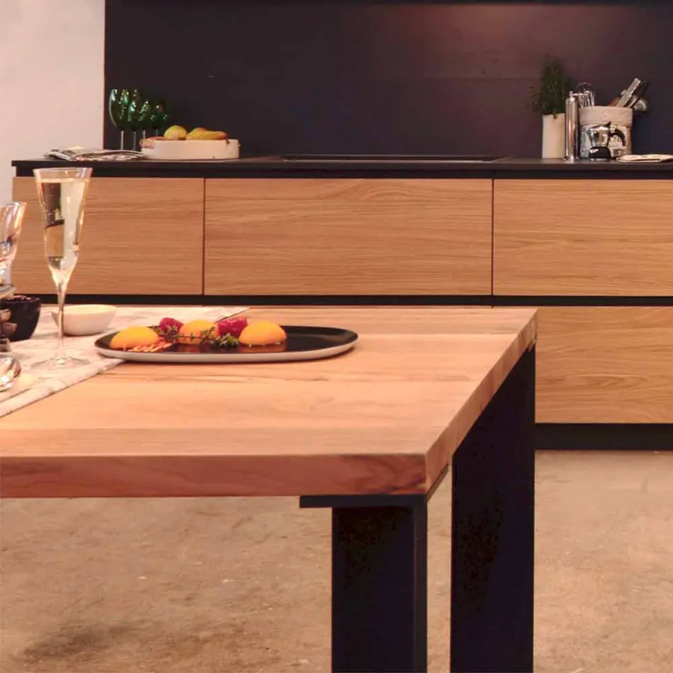 طاولة بتصميم عصري من خشب الجوز الطبيعي، الطول ١٨٠ × العرض ٩٠ سم، من إيفون Viadurini