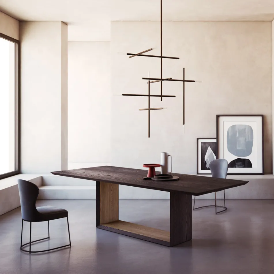 طاولة ثابتة ذات سطح مشطوف وقاعدة بلونين، صنعت في إيطاليا - جاديس Viadurini