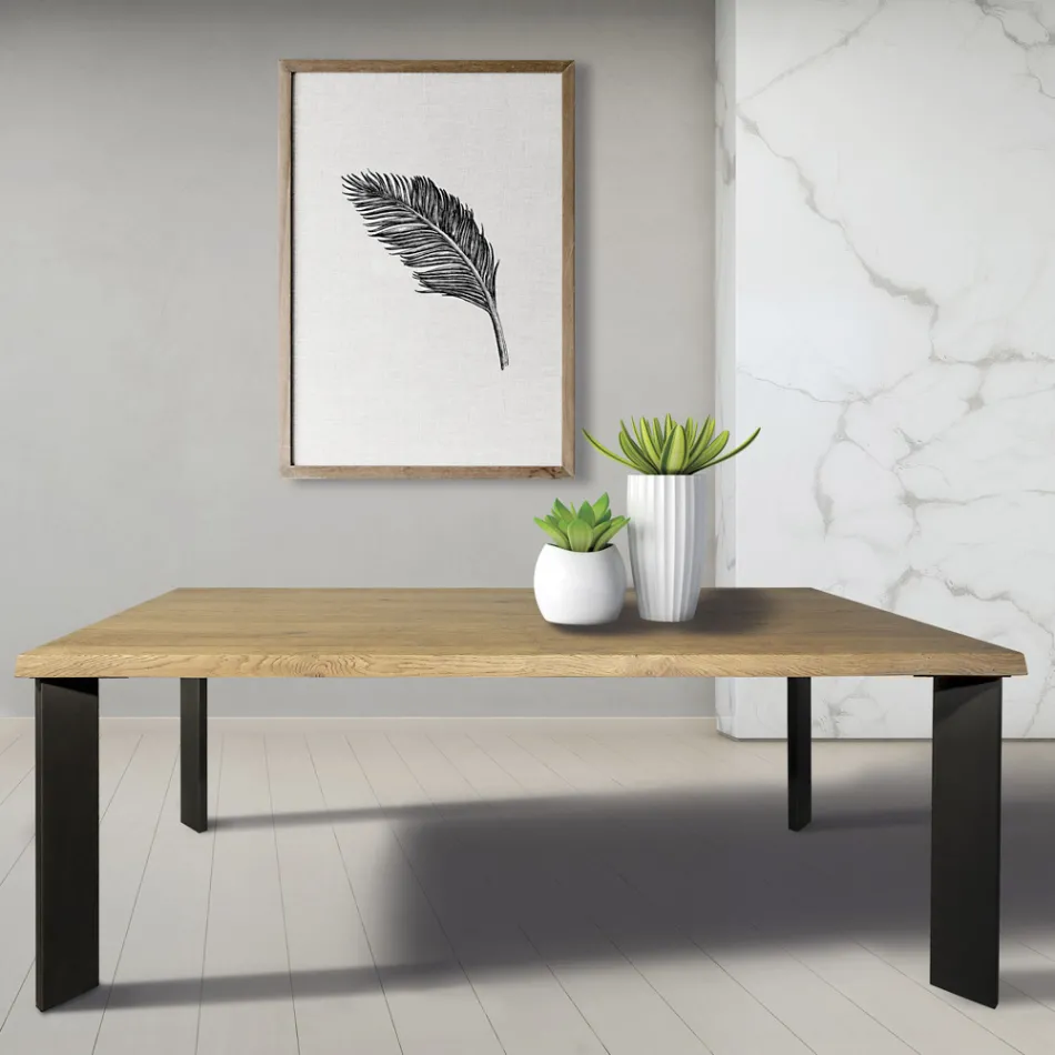 طاولة مصنوعة من خشب بلوط ماسيلاتو المعقود وأرجل معدنية، صنعت في إيطاليا - فيسينتي Viadurini