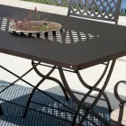 طاولة خارجية قابلة للطي من الفولاذ المجلفن، صنع في إيطاليا - سيلفاجيا Viadurini