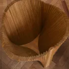 طاولة مستديرة بتصميم من الزجاج والرماد المدهون، صنعت في إيطاليا - مدام Viadurini