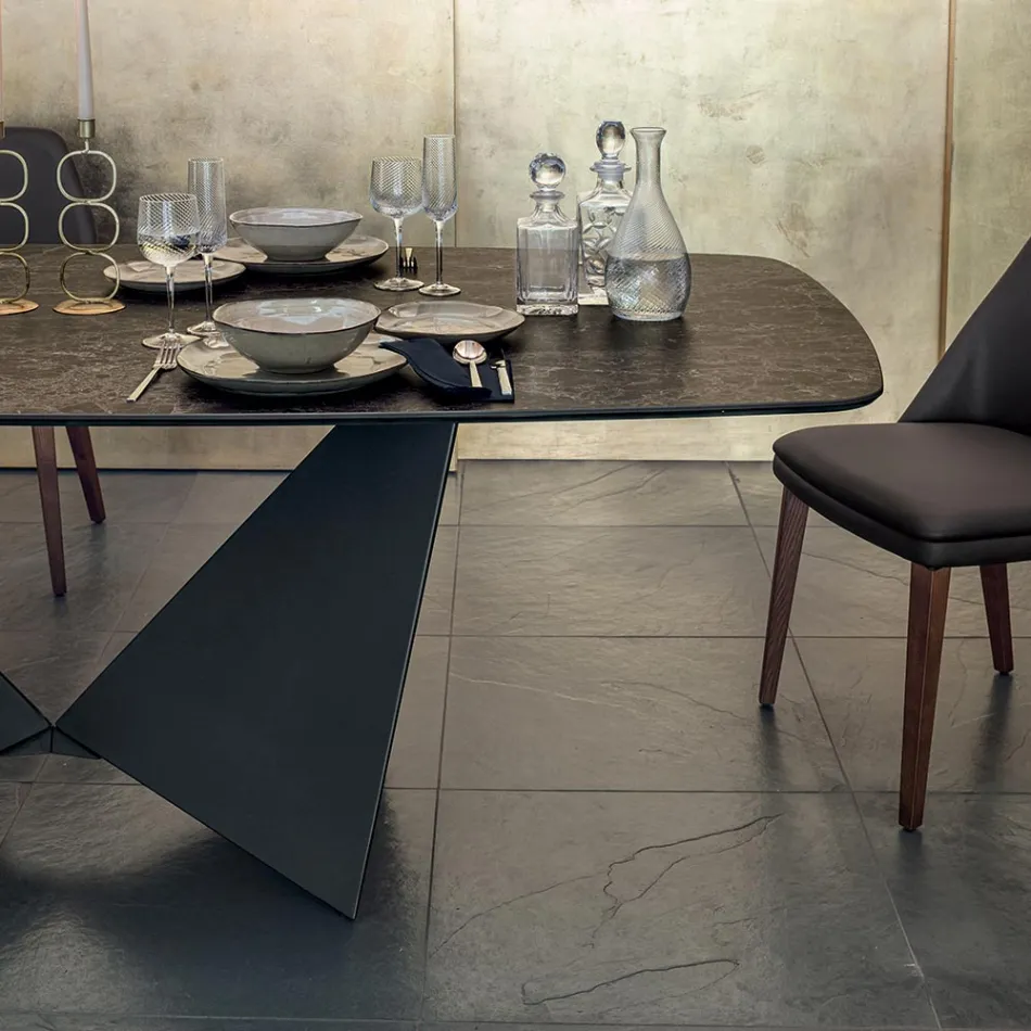 سطح طاولة طعام من السيراميك غير اللامع والأرجل المعدنية - موناكو Viadurini
