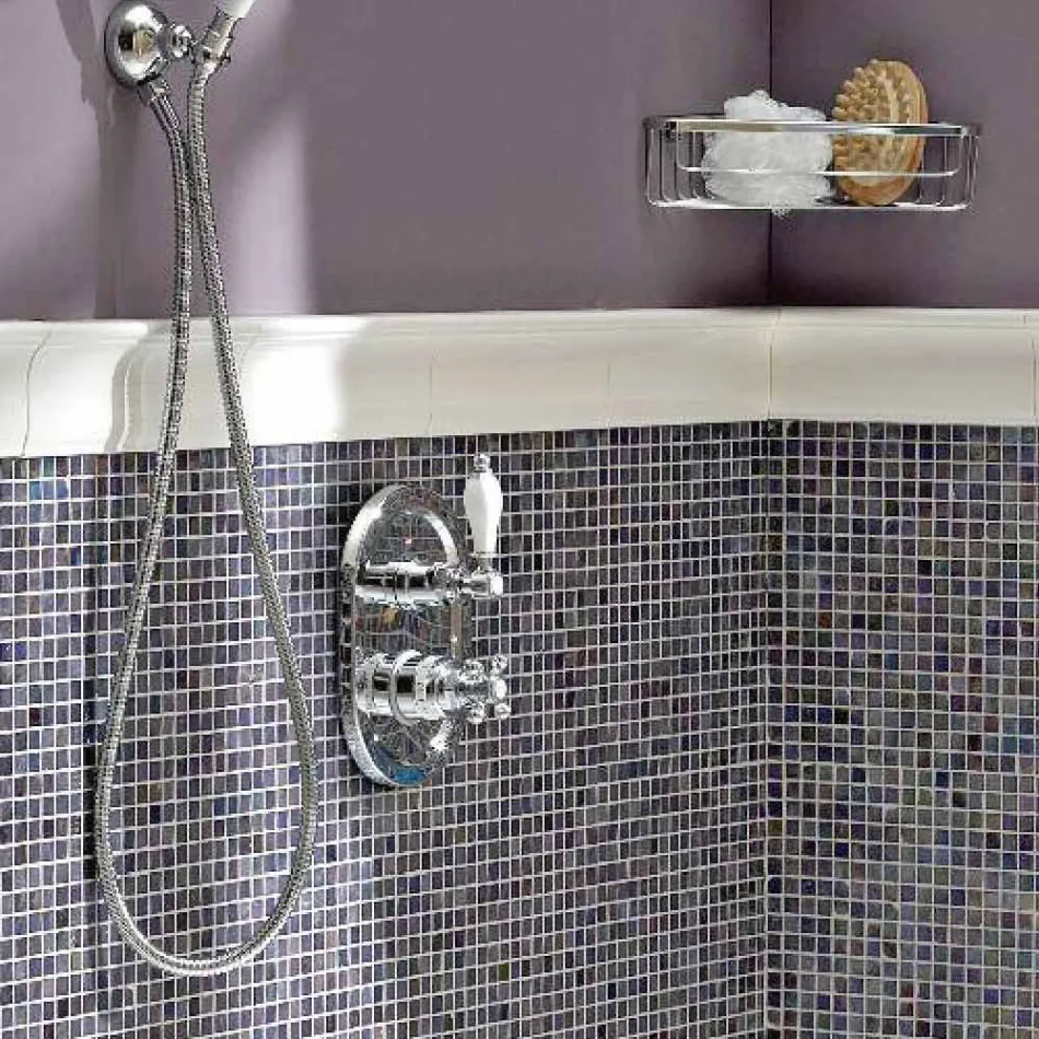 ترموستات دش مدمج بتصميم عتيق مصنوع من النحاس في إيطاليا - إليسيا Viadurini