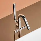 حوض استحمام قائم بذاته، صنع في إيطاليا، بسطح صلب - فلو Viadurini