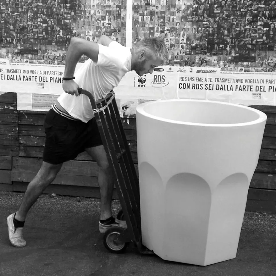 مزهرية زخرفية طويلة على شكل زجاج من البولي إيثيلين، صنع في إيطاليا - بوكا Viadurini