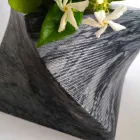 مزهرية بتصميم زخرفي من رخام بارديجليو أو كارارا، صنع في إيطاليا - بريزما Viadurini