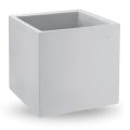 مزهرية من البولي إيثيلين الملون على شكل مكعب، صنع في إيطاليا - تونيلو