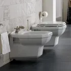 مزهرية خزفية بيضاء معلقة على الطراز الكلاسيكي، صنع في إيطاليا - نوسيكا Viadurini